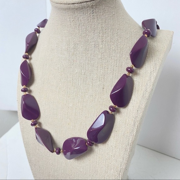 Vintage Purple Chunky Beaded Necklace. Gold Tone, Purple Space Beads with Clasp. - Picture 8 of 9